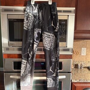 Youth L Nike Air Jordan joggers